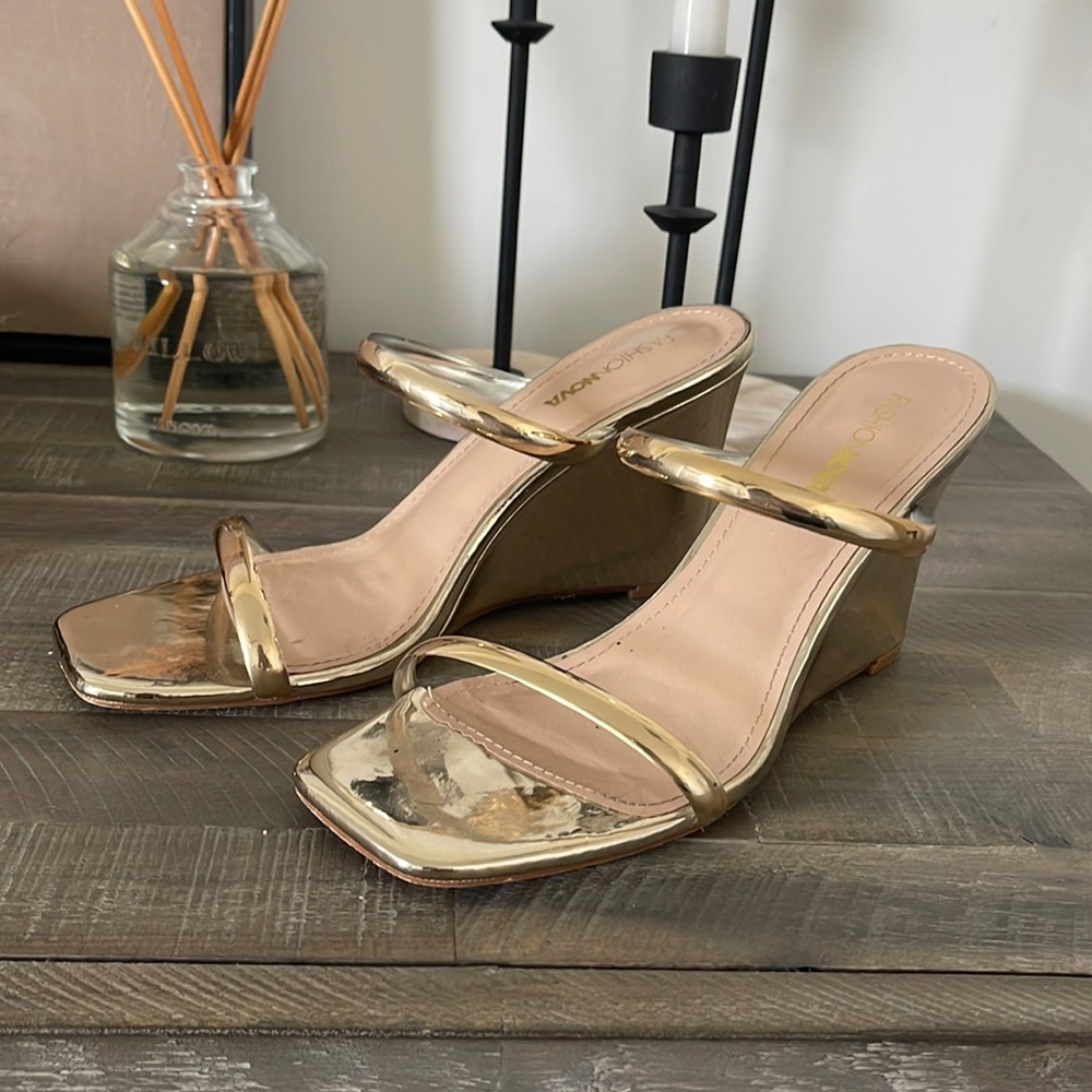 COPY - GOLD SIMPLE WEDGES